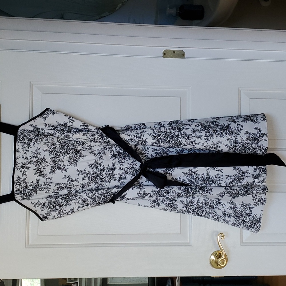 Size 14 Dress Barn black and white dress